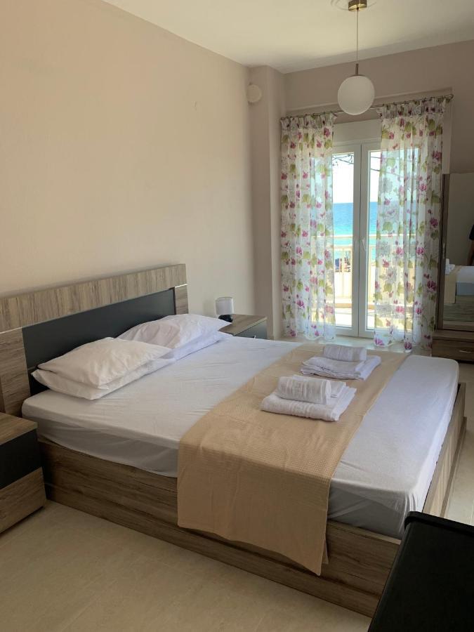 "Breeze" Front To The Sea - Hakidiki Villa Flogita Exteriör bild