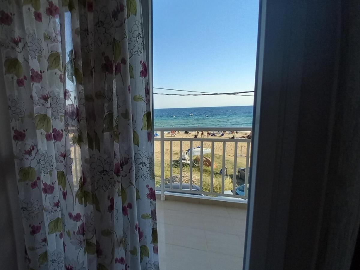 "Breeze" Front To The Sea - Hakidiki Villa Flogita Exteriör bild